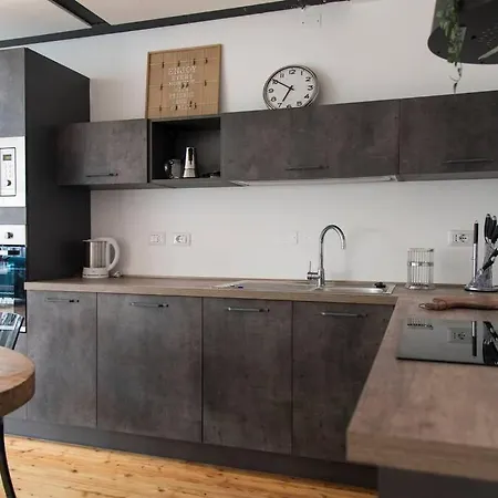Panoramic Terrace Loft Near Park